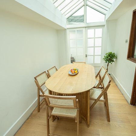 2Bedroom Gem In The Heart Of Kensington London Eksteriør billede