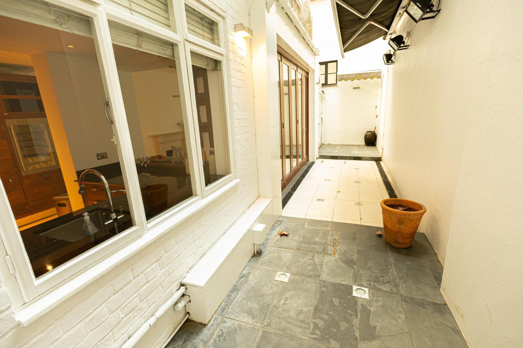 2Bedroom Gem In The Heart Of Kensington London Eksteriør billede